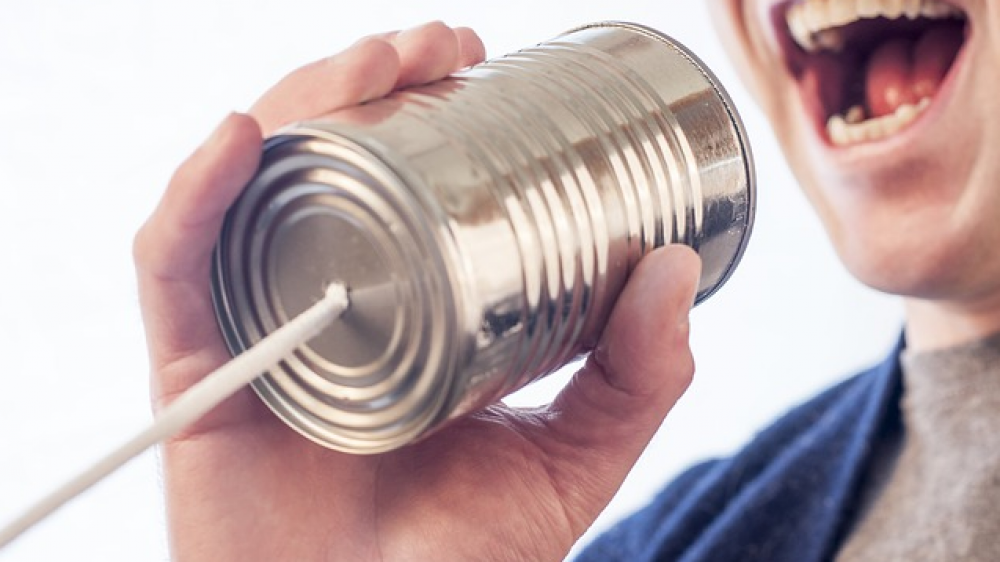 Ein schneller Draht zum Kunden? Reden ist im Verkaufsgespräch nicht alles, so Keynote-Speaker Martin Limbeck (Symbolbild).