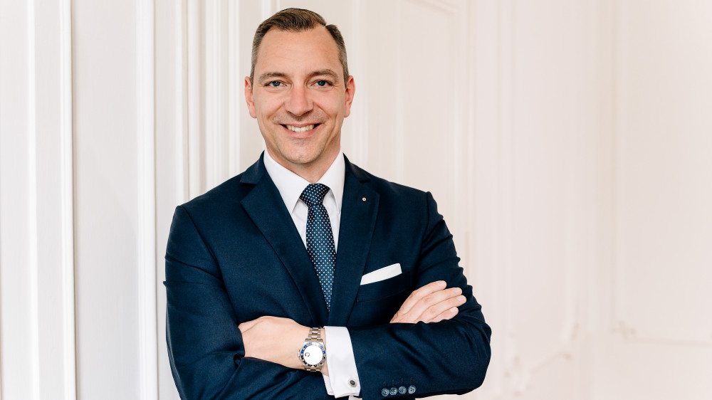 Dirk Schawjinski ist Vertriebsvorstand bei KS/ AUXILIA.